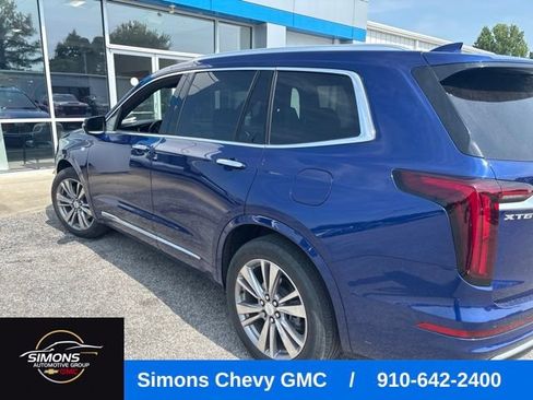 Used 2023 Cadillac XT6 Premium Luxury w/ Technology Package FWD image 3