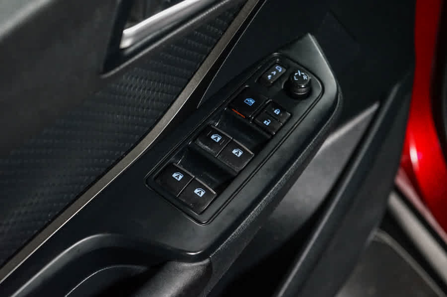 Used 2018 Toyota C-HR XLE FWD image 22