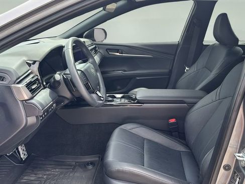 Used 2025 Toyota Camry XSE FWD image 21