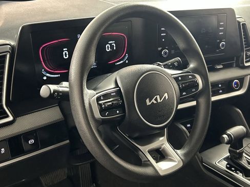 Used 2025 Kia Sportage LX FWD image 14