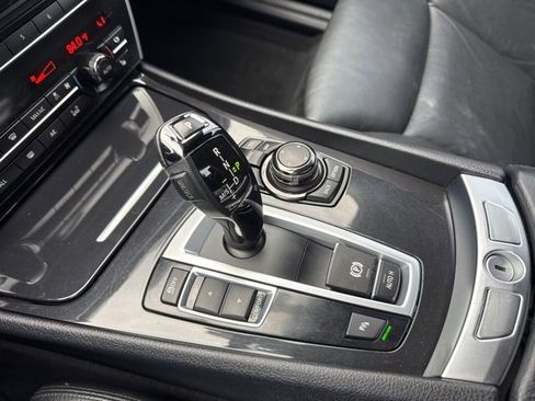 Used 2013 BMW 550i Gran Turismo image 22