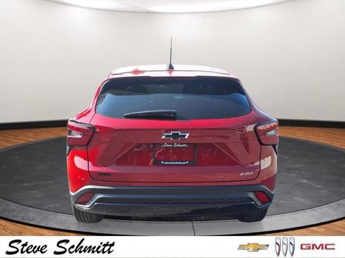 New 2026 Chevrolet Trax RS w/ Sunroof Package FWD image 21
