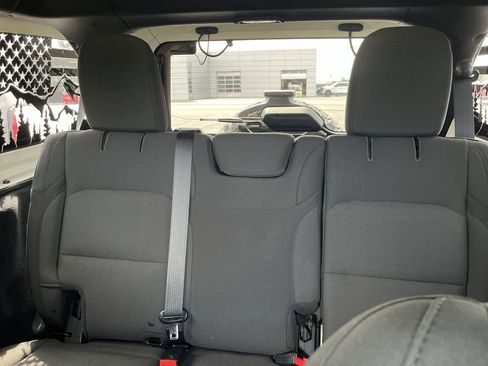 Used 2018 Jeep Wrangler Unlimited Sport S AWD/4WD image 21