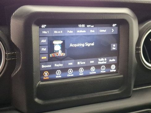 Used 2018 Jeep Wrangler Unlimited Sahara w/ Cold Weather Group AWD/4WD image 17