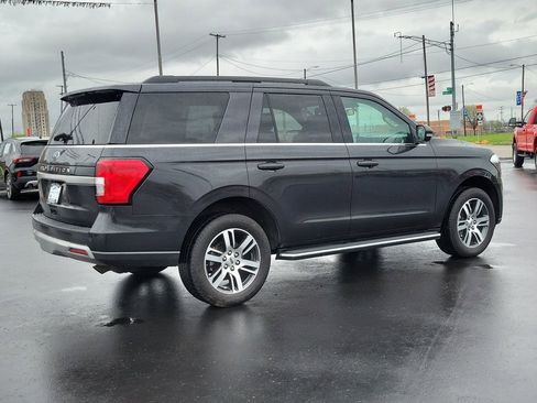 Certified 2023 Ford Expedition XLT image 3