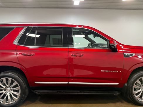 Used 2023 GMC Yukon Denali AWD/4WD image 32