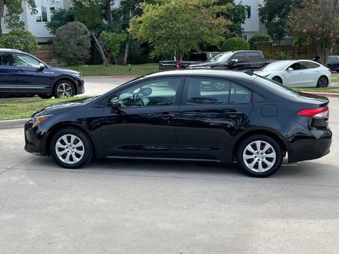 Used 2024 Toyota Corolla LE FWD image 3