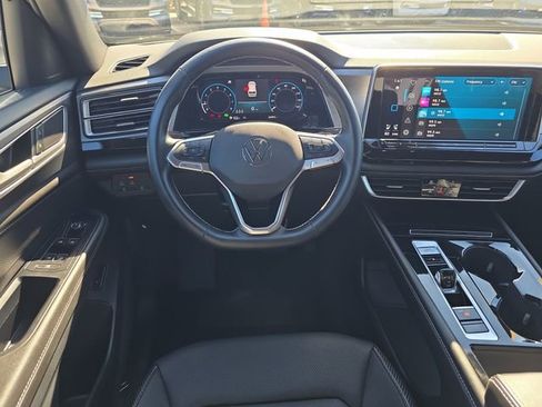 Used 2025 Volkswagen Atlas Cross Sport SE image 14