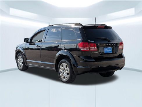 Used 2019 Dodge Journey SE FWD image 4