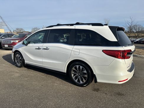 Certified 2024 Honda Odyssey EX-L image 7