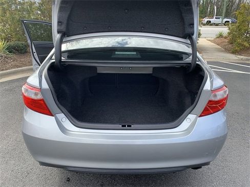 Used 2015 Toyota Camry XSE image 29