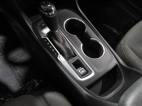 Used 2018 Chevrolet Equinox LT w/ Sun & Infotainment Package image 16