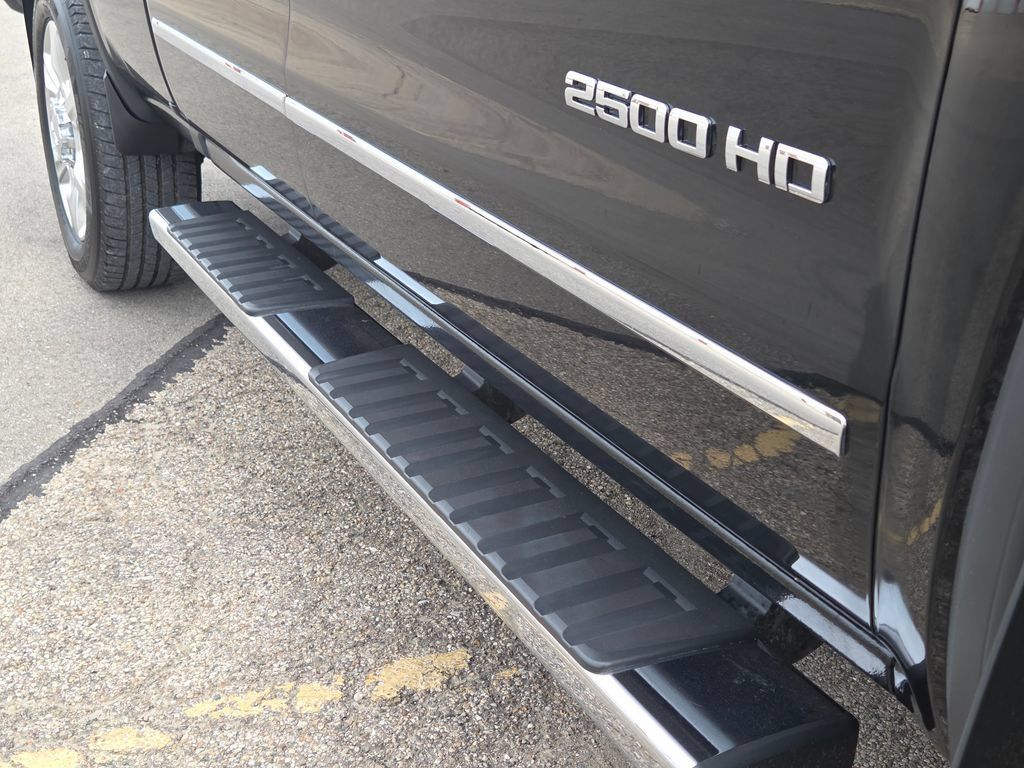 Used 2018 GMC Sierra 2500 SLT w/ Snow Plow Prep Package AWD/4WD image 23