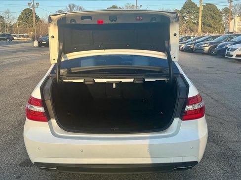 Used 2012 Mercedes-Benz E 550 4MATIC Sedan image 9