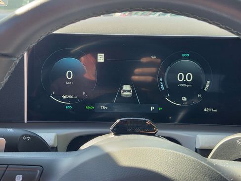 Certified 2025 Hyundai Tucson SEL image 12