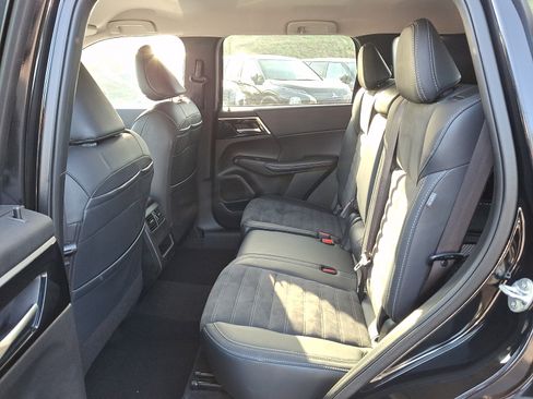 Used 2024 Mitsubishi Outlander SE FWD image 10
