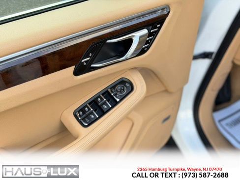 Used 2015 Porsche Macan S w/ Infotainment Package image 12