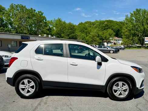 Used 2019 Chevrolet Trax LS FWD image 9