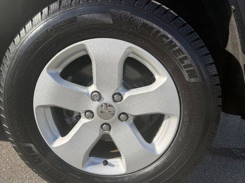 Used 2013 Jeep Grand Cherokee Laredo AWD/4WD image 9