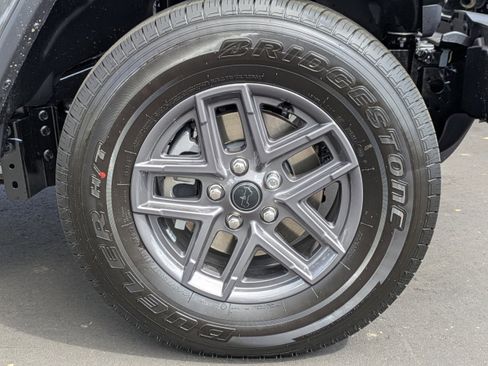 New 2025 Jeep Gladiator Sport image 11