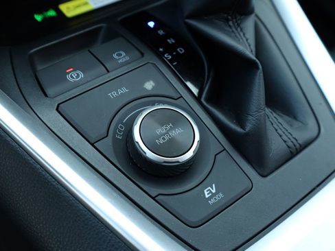 Used 2024 Toyota RAV4 XLE image 18