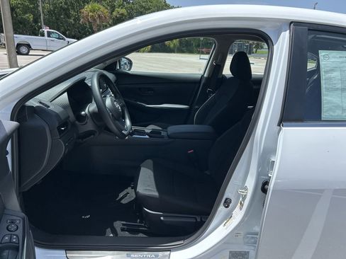 New 2025 Nissan Sentra S image 10