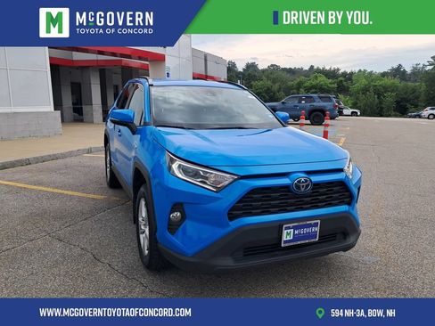 Used 2021 Toyota RAV4 XLE w/ Carpet Mat Package (TMS) AWD/4WD image 9