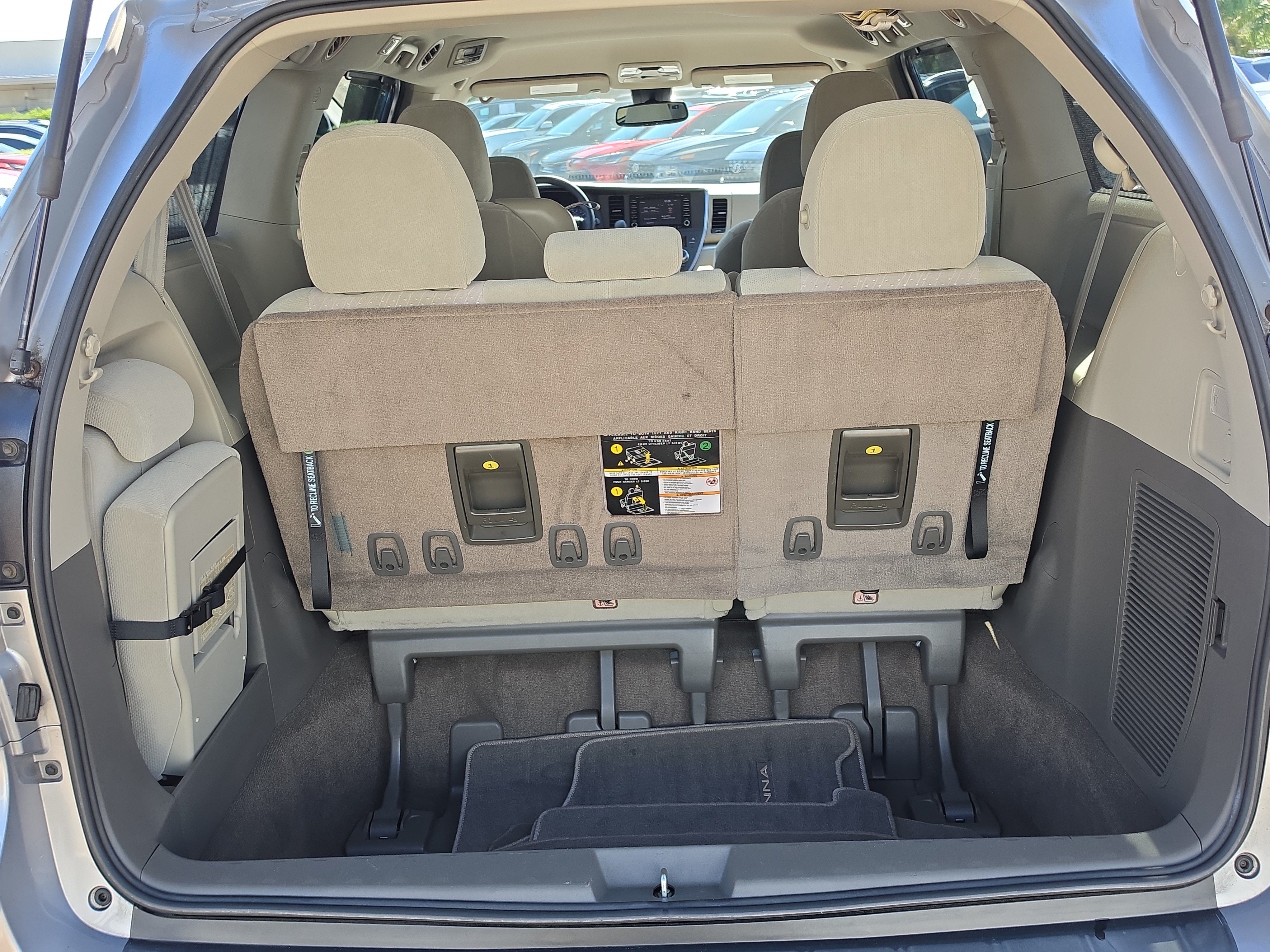 Used 2018 Toyota Sienna LE FWD image 10