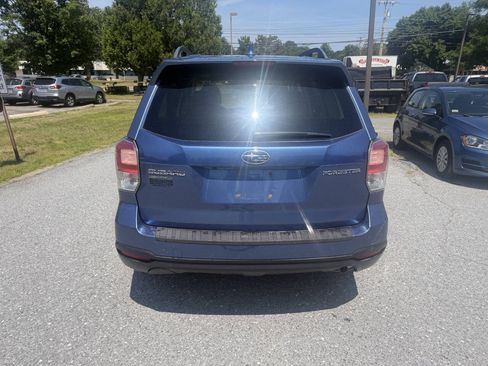 Used 2018 Subaru Forester 2.5i Premium w/ All-Weather Package AWD/4WD image 4