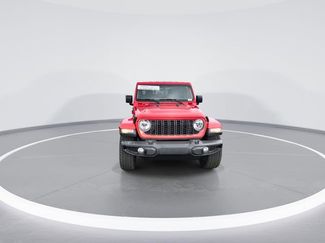 Used 2025 Jeep Gladiator Sport video 3