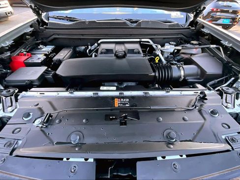 Used 2024 Chevrolet Colorado Z71 w/ Z71 Convenience Package 2 image 28