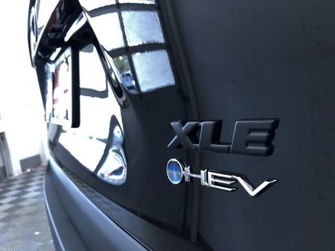 New 2025 Toyota RAV4 XLE image 15