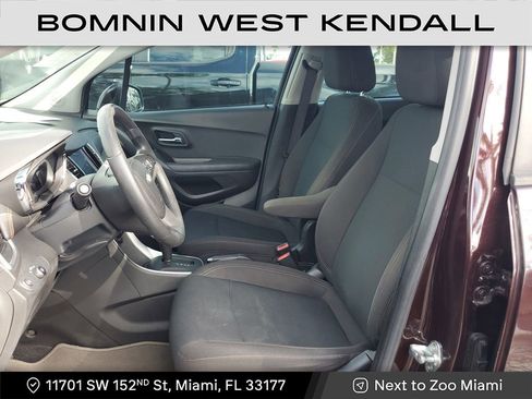 Used 2021 Chevrolet Trax LS image 21