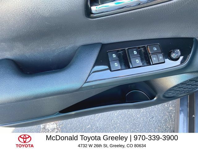Used 2017 Toyota Prius Four FWD image 13