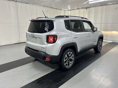 Used 2015 Jeep Renegade Latitude AWD/4WD image 2