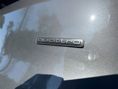 Used 2025 Audi Q5 Premium w/ Convenience Package image 10