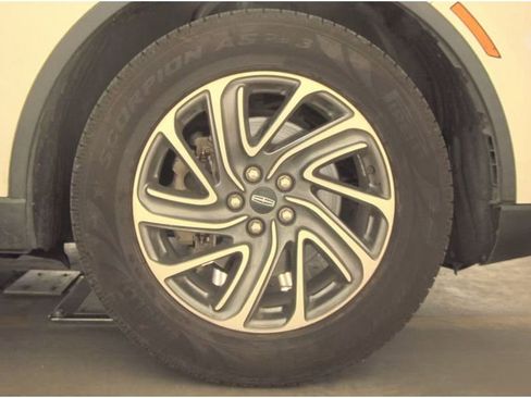 Used 2021 Lincoln Aviator 2WD w/ Class IV Trailer Tow Package image 14