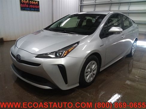 Used 2022 Toyota Prius L Eco image 4