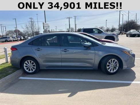 Used 2022 Toyota Corolla LE w/ LE Convenience Package image 2