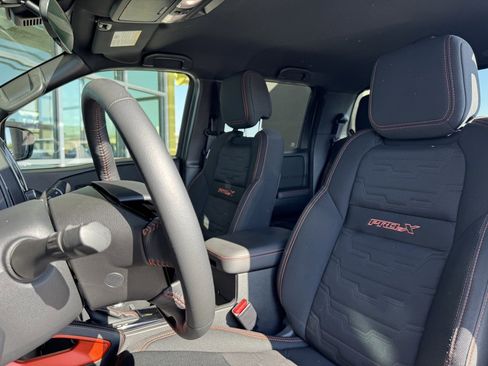 Used 2024 Nissan Frontier Pro-X w/ Pro Convenience Package image 32