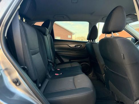 Used 2018 Nissan Rogue SV AWD/4WD image 13