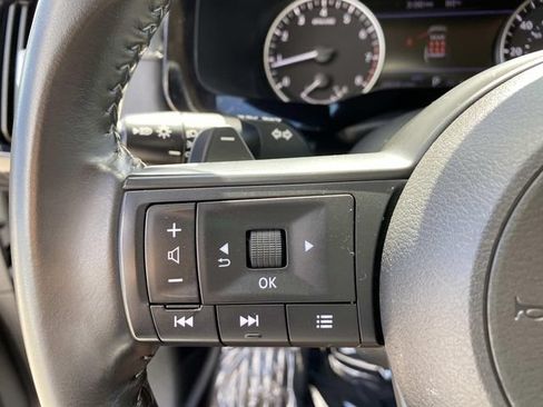 Used 2025 Nissan Pathfinder SV AWD/4WD image 18