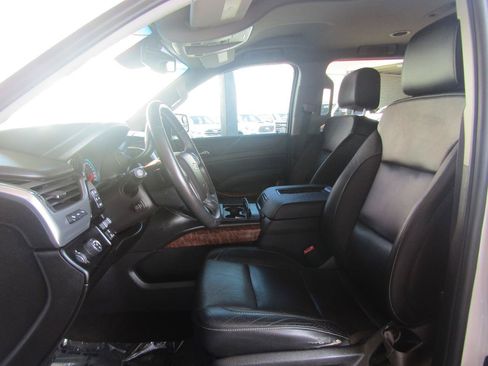 Used 2017 Chevrolet Suburban Premier w/ Max Trailering Package RWD image 8