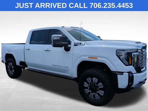 Used 2026 GMC Sierra 2500 Denali w/ Denali Reserve Package AWD/4WD image 1