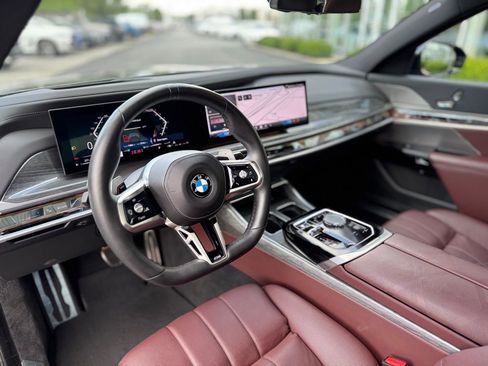 Used 2024 BMW 760i xDrive w/ Premium Package 2 image 29