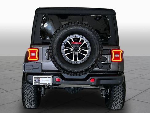 Used 2025 Jeep Wrangler Unlimited Sport AWD/4WD image 5
