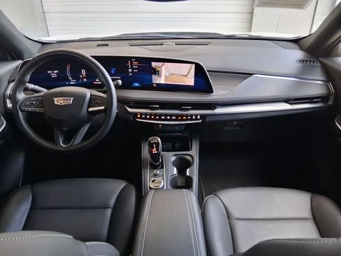 Used 2025 Cadillac XT4 Premium Luxury w/ LPO, Floor Liner Package FWD image 9