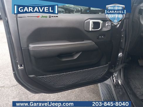 Used 2022 Jeep Wrangler Unlimited Sahara w/ Cold Weather Group image 18