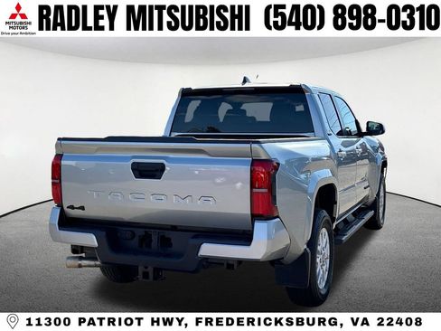 Used 2025 Toyota Tacoma SR5 AWD/4WD image 19