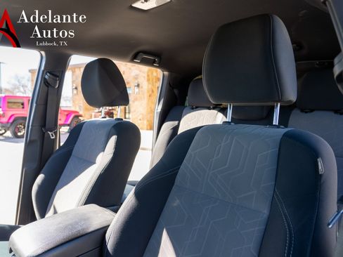 Used 2021 Toyota Tacoma TRD Off-Road image 5